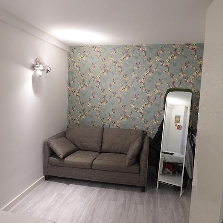 Appartamento Studio Versailles Notre Dame Esterno foto